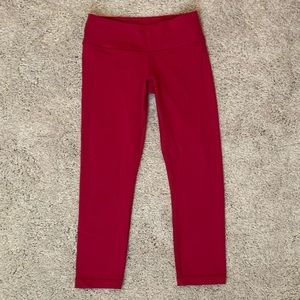 Lululemon size 4 Red Wunder Under Crop leggings